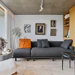 The Harry Seidler Penthouse - Steps To Sydney Cbd