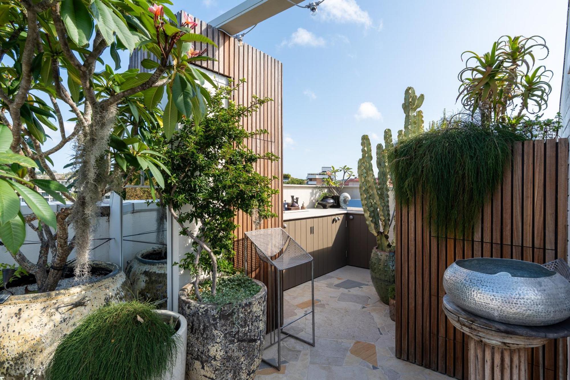 The Harry Seidler Penthouse - Steps To Cbd Sydney