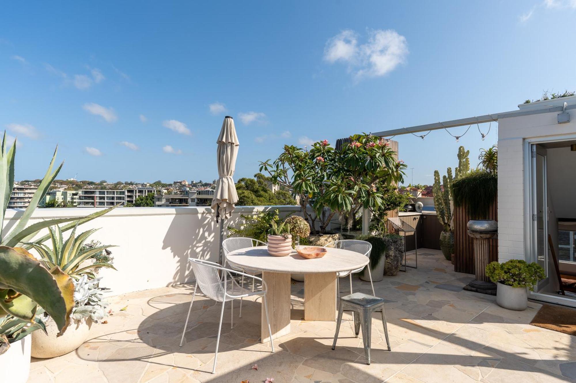 The Harry Seidler Penthouse - Steps To Cbd Apartment